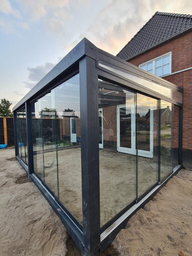 glazen schuifwanden hoek